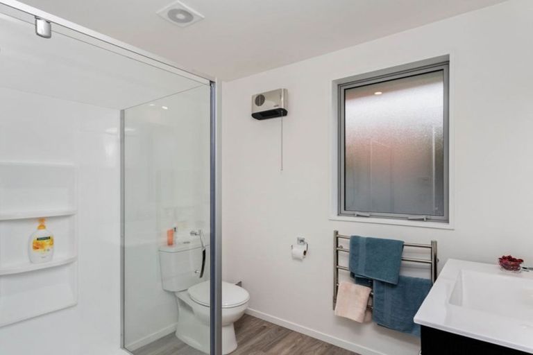 Photo of property in 48 Blue Gum Place, New Brighton, Christchurch, 8083