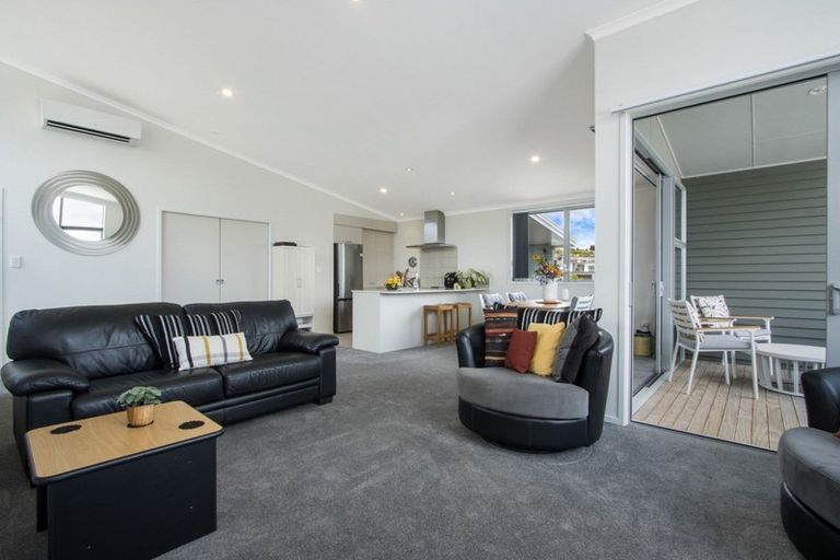 Photo of property in 27 Tory Way, Omokoroa, 3114