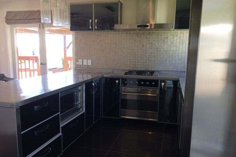 Photo of property in 15 Ennis Avenue, Pakuranga Heights, Auckland, 2010