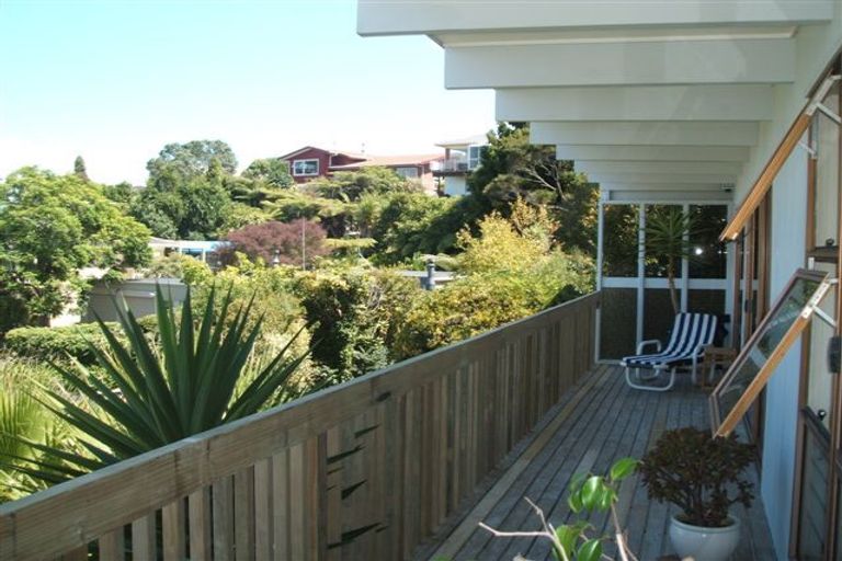 Photo of property in 55 Chatswood Grove, Chatswood, Auckland, 0626