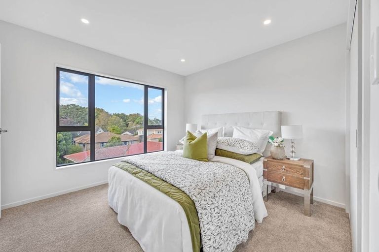 Photo of property in 252 Pakuranga Road, Pakuranga Heights, Auckland, 2010