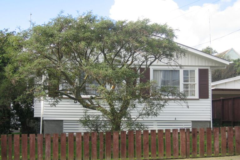 Photo of property in 31 Levant Street, Cannons Creek, Porirua, 5024