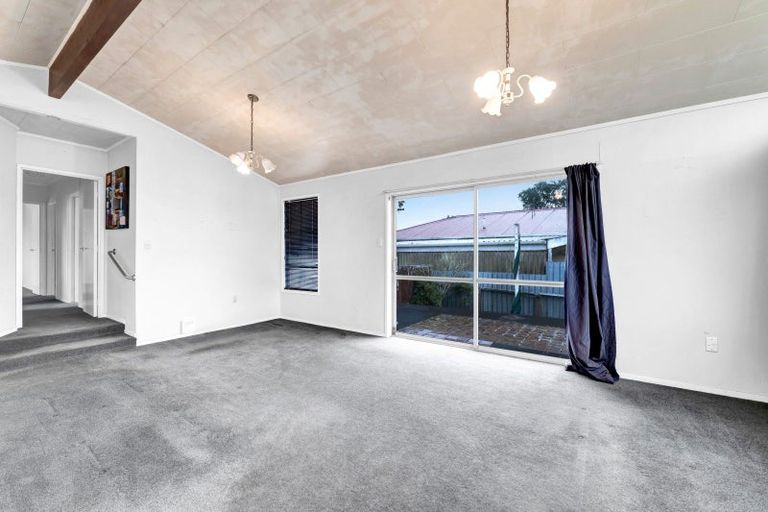 Photo of property in 13 Newbury Place, Waitara, 4320