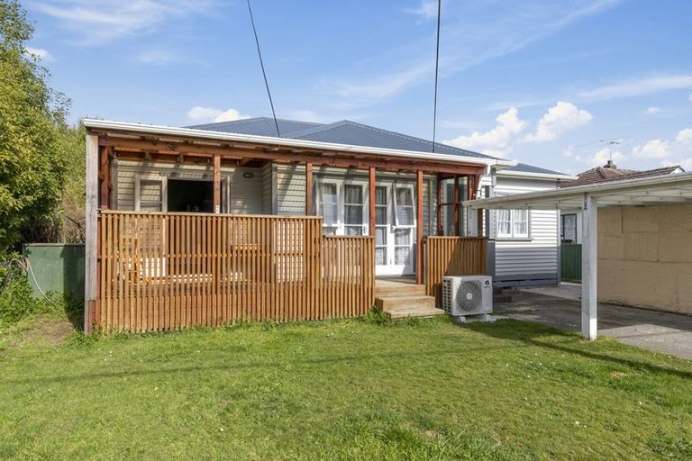 Photo of property in 30 Moores Valley Road, Wainuiomata, Lower Hutt, 5014
