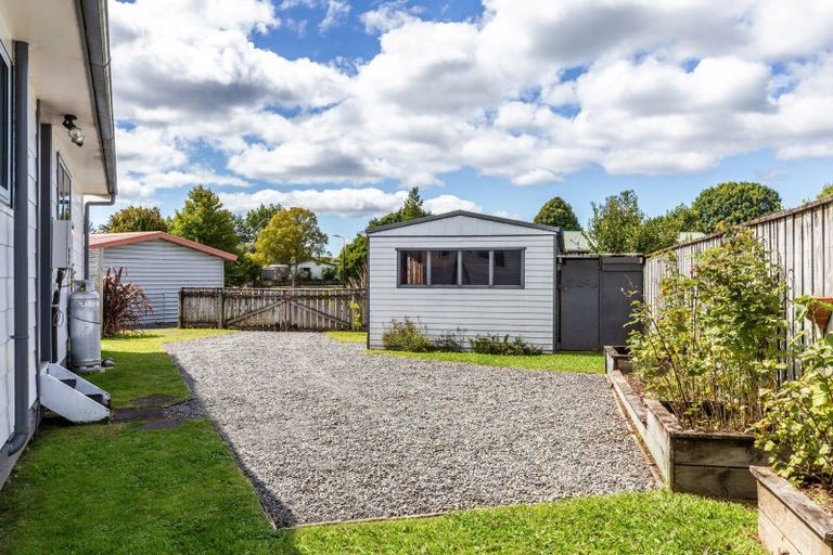 Photo of property in 14 Runuku Grove, Turangi, 3334