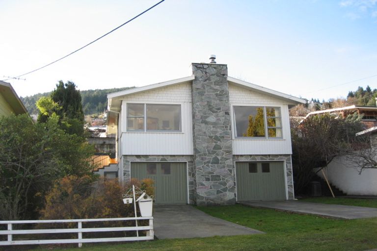 Photo of property in 8 Panorama Terrace, Queenstown, 9300
