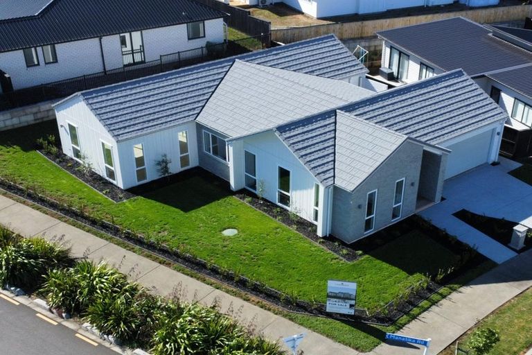 Photo of property in 20 Arohaina Avenue, Karaka, 2124