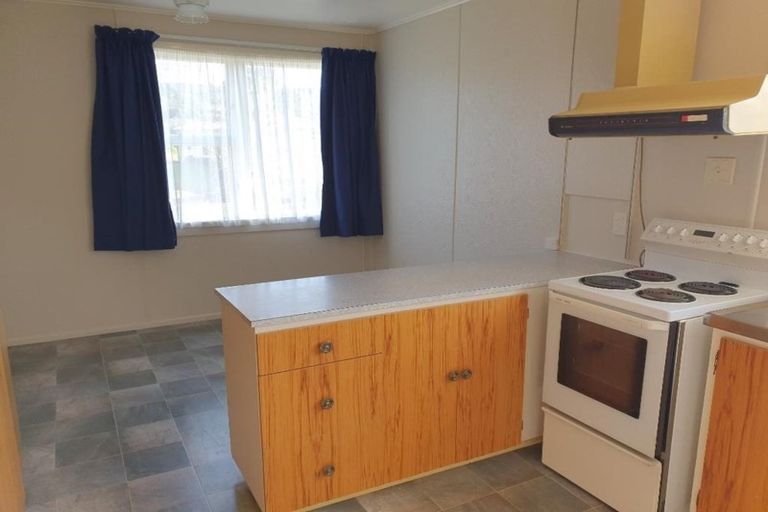 Photo of property in 6 Wiremu Place, Blagdon, New Plymouth, 4310