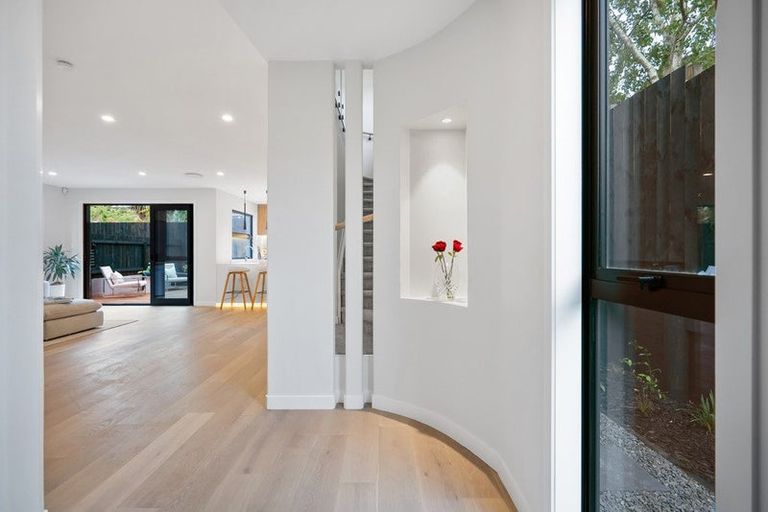 Photo of property in 42e Gordon Avenue, Milford, Auckland, 0620