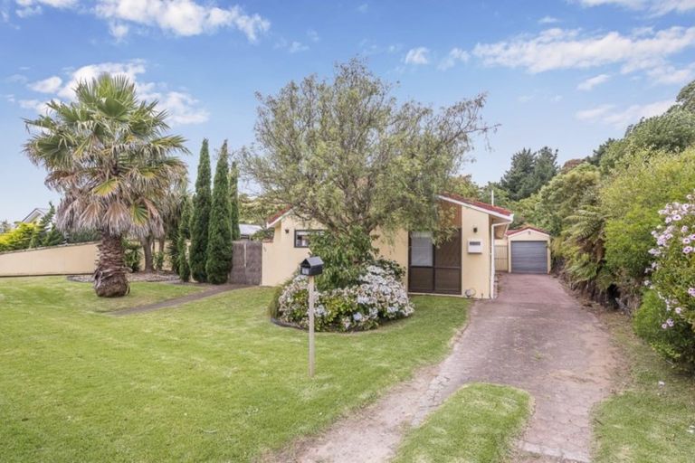 Photo of property in 32 Matai Road, Raumati South, Paraparaumu, 5032