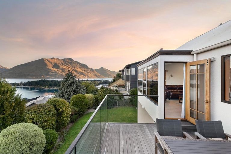 Photo of property in 4 Peregrine Place, Queenstown, 9300