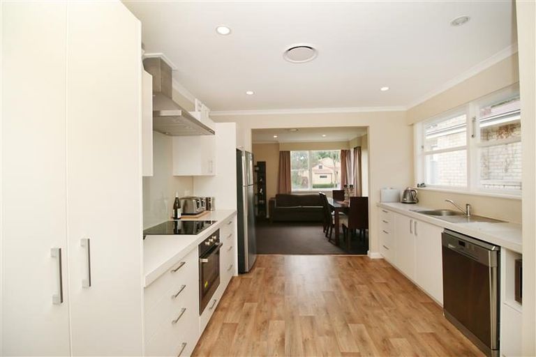 Photo of property in 15 Centennial Drive, Hokowhitu, Palmerston North, 4410