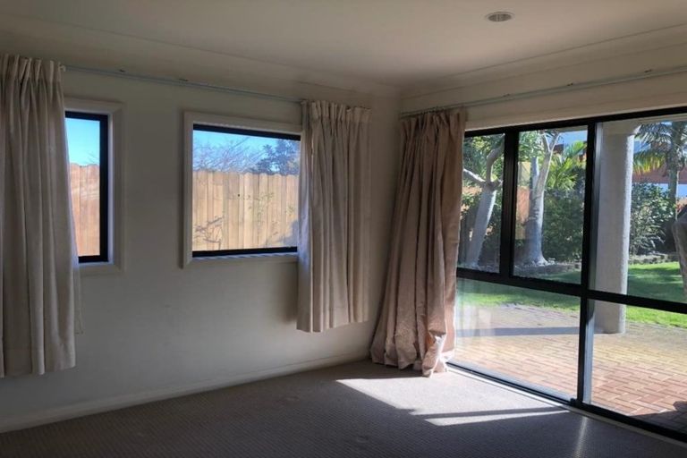 Photo of property in 34 Sea Spray Drive, Bucklands Beach, Auckland, 2012