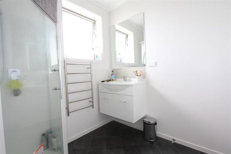 Photo of property in 33 Chiefs Court, Hamilton East, Hamilton, 3216