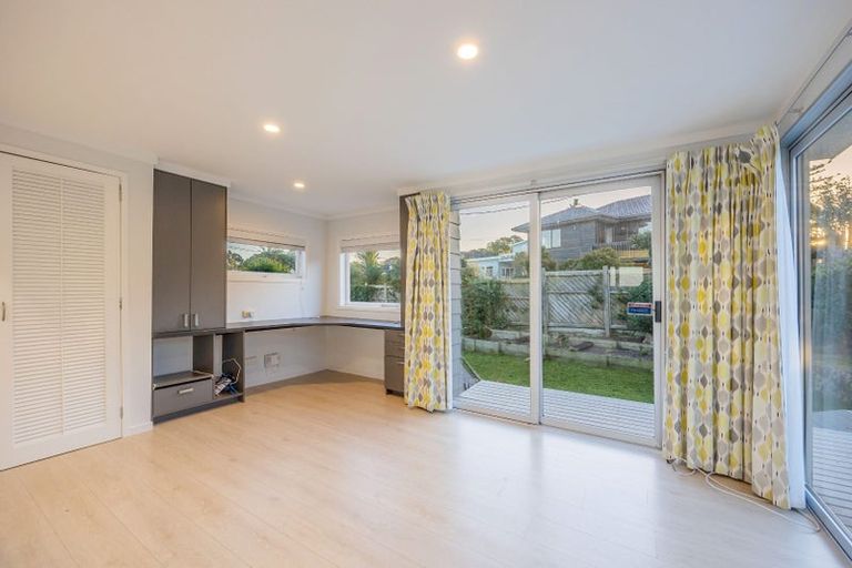 Photo of property in 1/62 Kowhai Road, Campbells Bay, Auckland, 0630