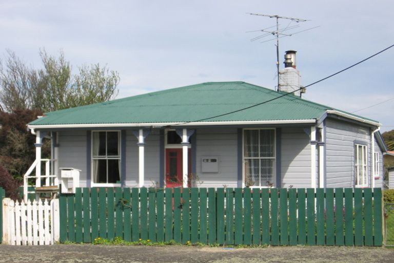 Photo of property in 4 Hayward Street, Featherston, 5710