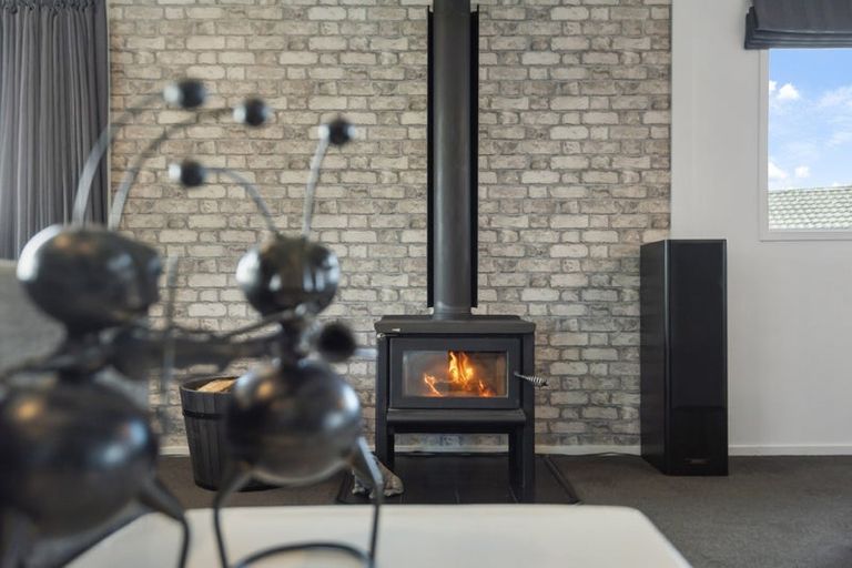 Photo of property in 127 Oaktree Avenue, Browns Bay, Auckland, 0630