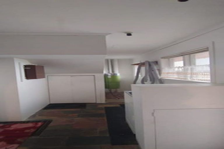 Photo of property in 48 Taikata Road, Te Atatu Peninsula, Auckland, 0610