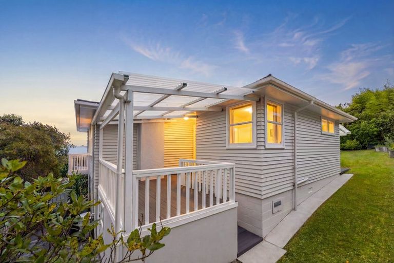 Photo of property in 2/13 Tilden Avenue, Hillcrest, Auckland, 0627