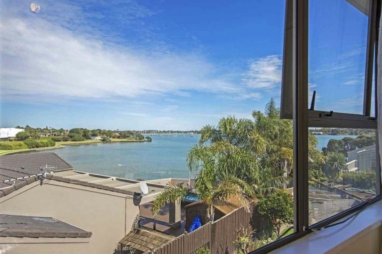 Photo of property in 1/22 Bramley Drive, Farm Cove, Auckland, 2012