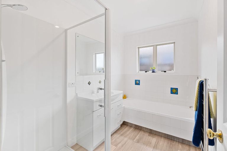 Photo of property in 7 Mcleod Mews, Rototuna, Hamilton, 3210