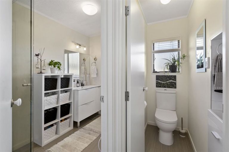 Photo of property in 42b Edward Avenue, Orewa, 0931