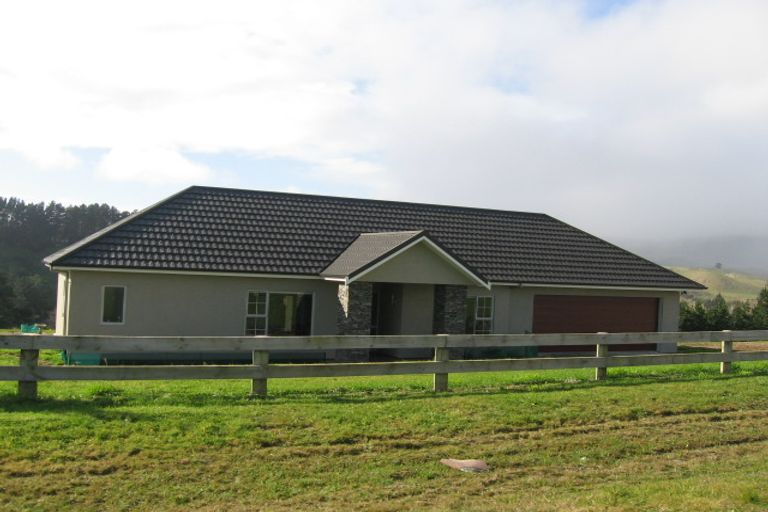 Photo of property in 28 Branksome Place, Aokautere, Palmerston North, 4471