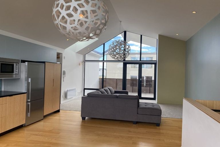 Photo of property in 76 Brougham Street, Mount Victoria, Wellington, 6011