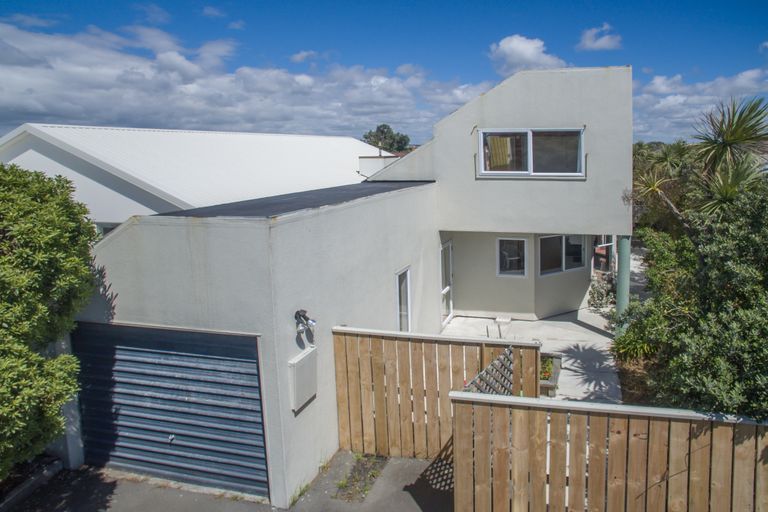Photo of property in 10 Marine Parade, North New Brighton, Christchurch, 8083