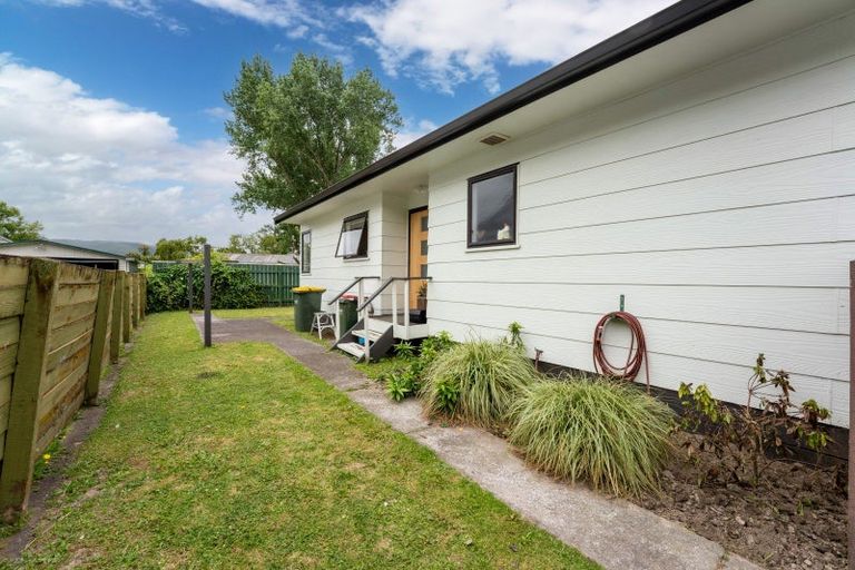 Photo of property in 19 Hill Grove, Naenae, Lower Hutt, 5011
