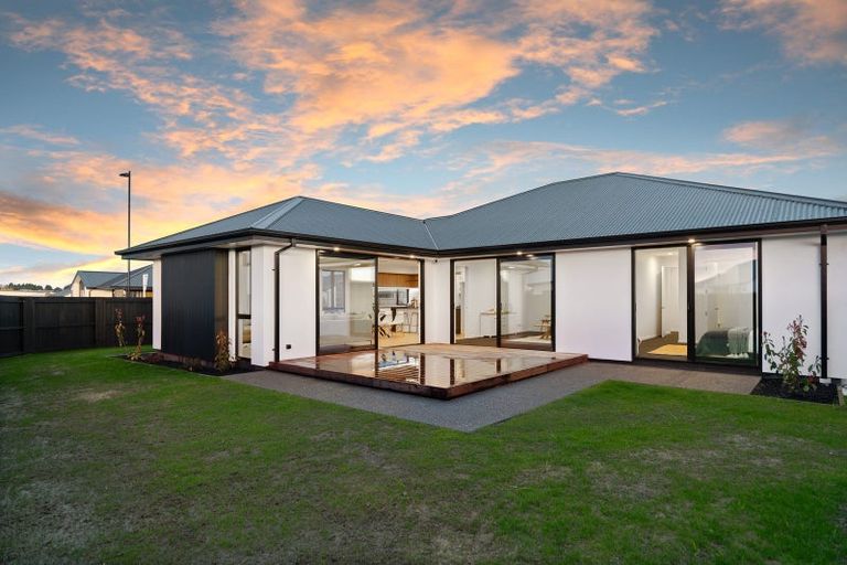 Photo of property in 2 Mackinnon Street, Marshland, Christchurch, 8083