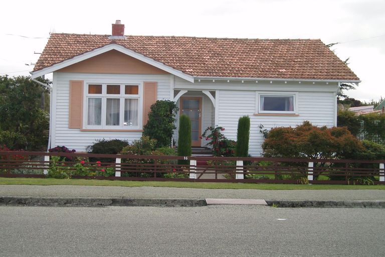 Photo of property in 16 Harris Street, Waimate, 7924