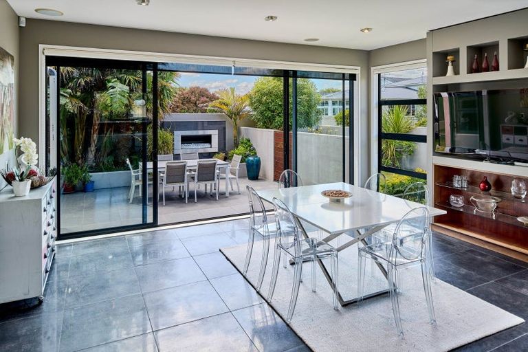 Photo of property in 29d Wai-iti Crescent, Woburn, Lower Hutt, 5010