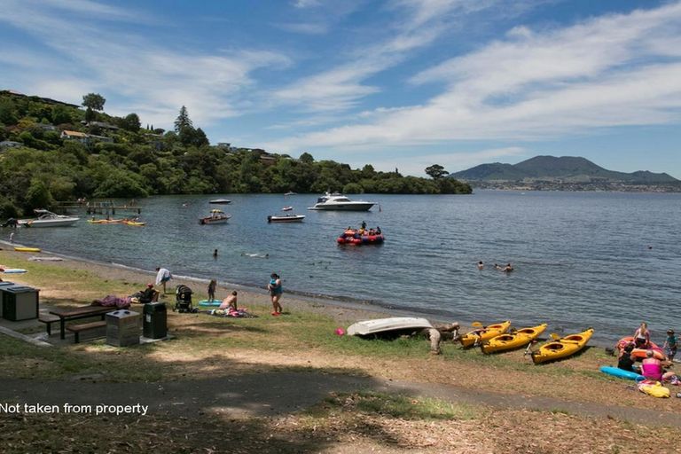 Photo of property in 17 Kinder Street, Acacia Bay, Taupo, 3330