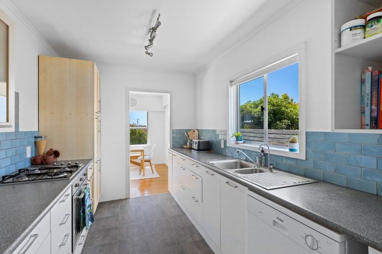 Photo of property in 1/46 Matipo Road, Mairangi Bay, Auckland, 0630