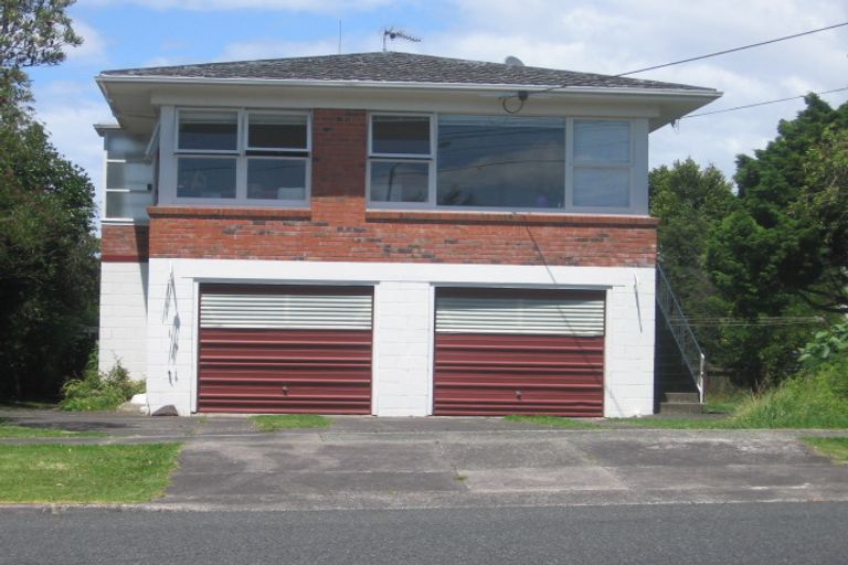 Photo of property in 2/24 Raleigh Road, Northcote, Auckland, 0627