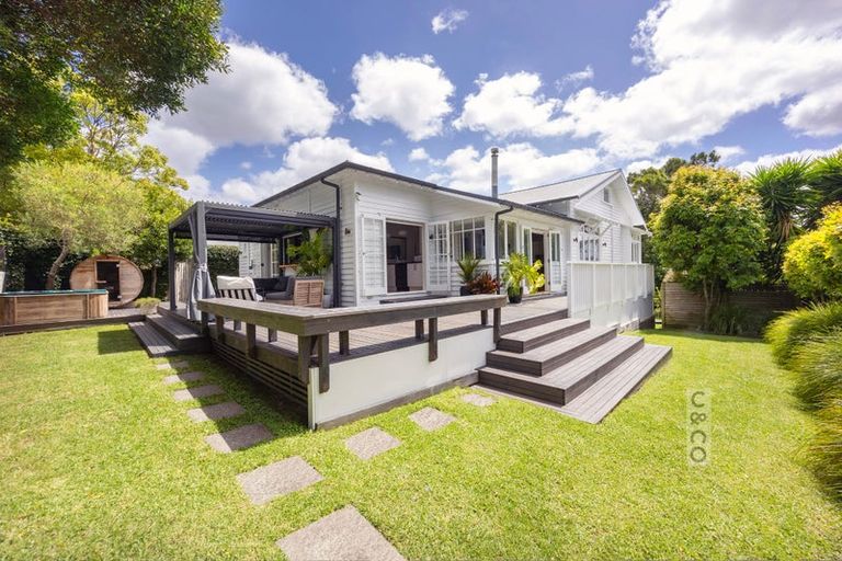 Photo of property in 56 Queen Street, Riverhead, 0820