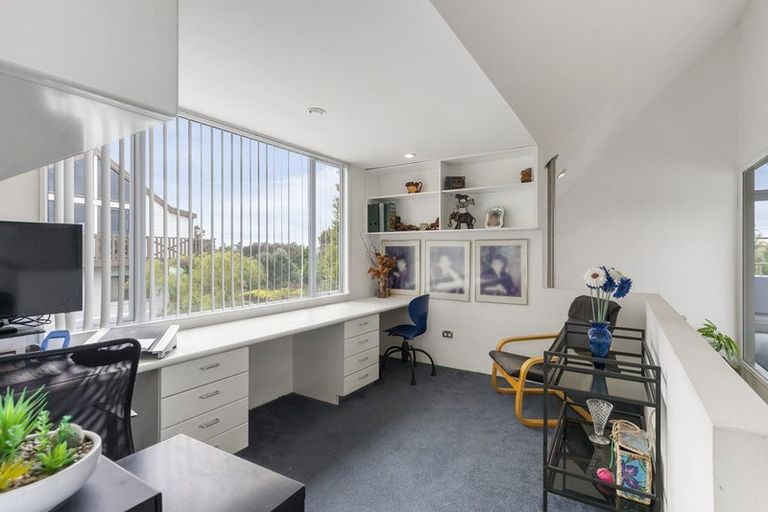 Photo of property in 8 Lingham Crescent, Torbay, Auckland, 0630