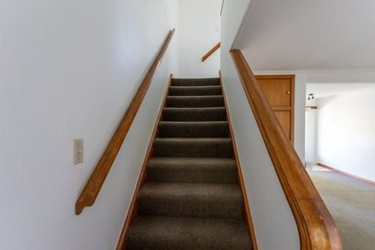 Photo of property in 33 Pahiatua Street, Hokowhitu, Palmerston North, 4410