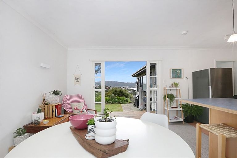 Photo of property in 36 Kiriwai Road, Paremata, Porirua, 5024