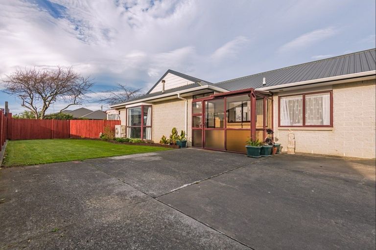 Photo of property in 37 Peppertree Glade, Kelvin Grove, Palmerston North, 4414