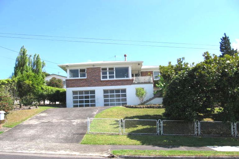 Photo of property in 4 Mason Street, New Lynn, Auckland, 0600
