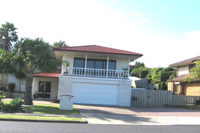 Photo of property in 18 Currell Way, Somerville, Auckland, 2014