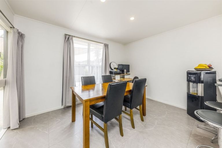 Photo of property in 83 Arimu Road, Papakura, 2110