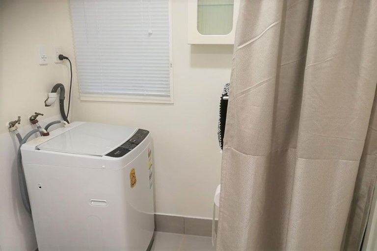 Photo of property in 2/48 Spinella Drive, Bayview, Auckland, 0629