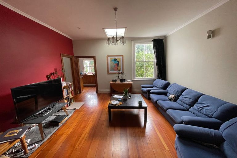 Photo of property in 11 Aorangi Terrace, Thorndon, Wellington, 6011