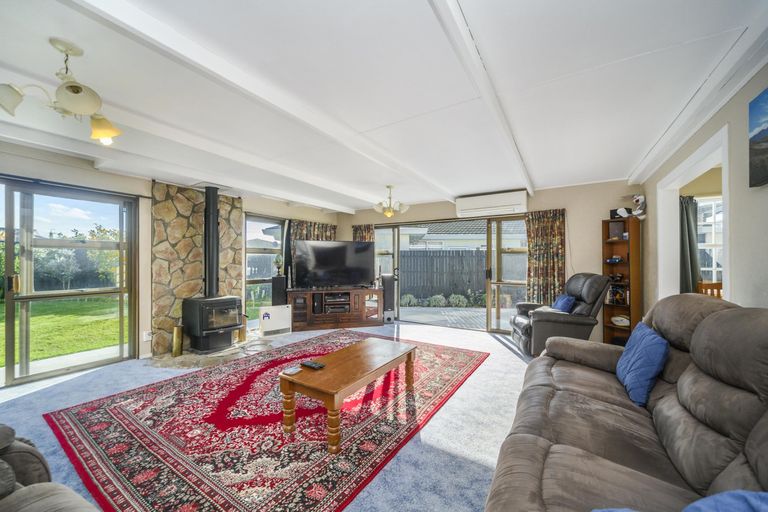 Photo of property in 18 Chippendale Crescent, Highbury, Palmerston North, 4412