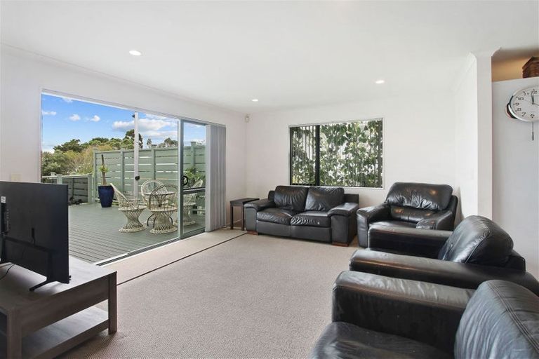 Photo of property in 7 Crispe Road, Clarks Beach, 2122