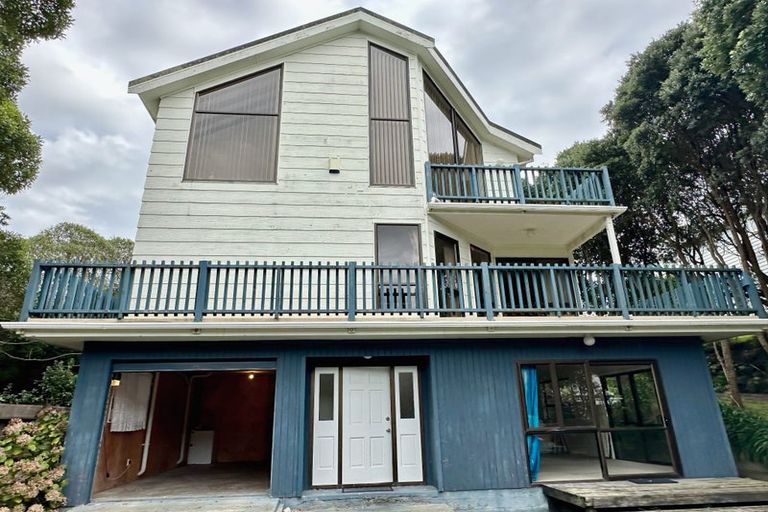 Photo of property in 69 Wellington Road, Paekakariki, 5034