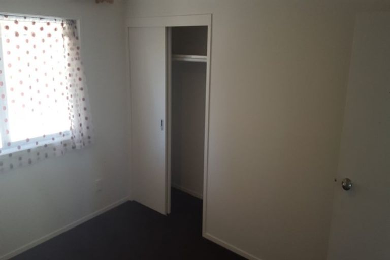 Photo of property in 18 Kiernan Place, Kelston, Auckland, 0602